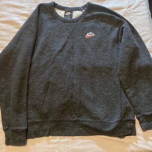 Nike Heritage logo embroidered sweatshirt size L